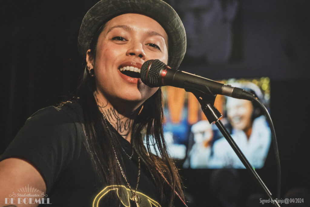 Kathleen-Smile-live-scaled-1